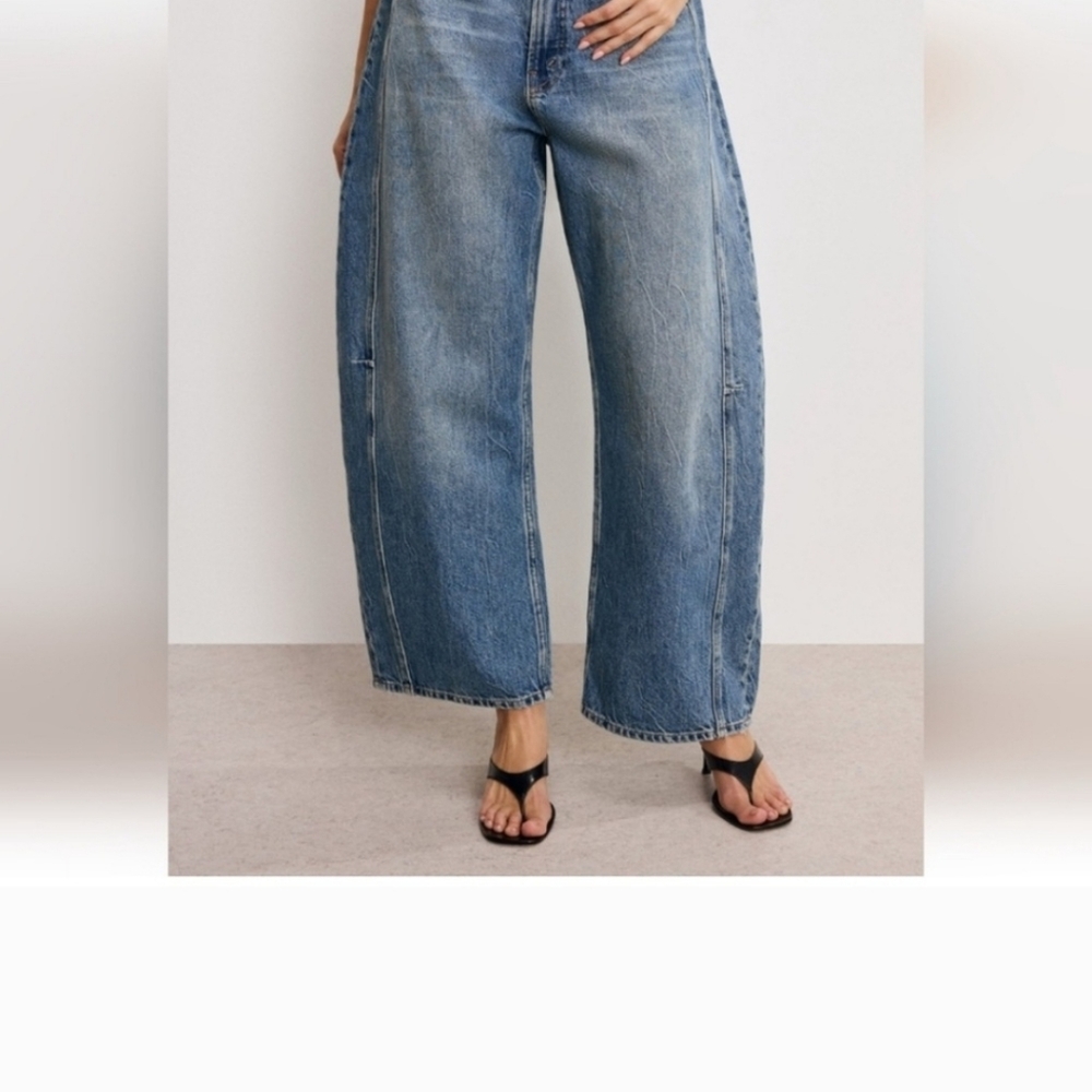 NWT Good American Extreme Barrel Jean Size 10 and 15plus